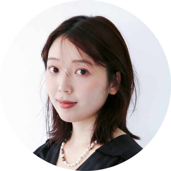 三宅 香帆 氏