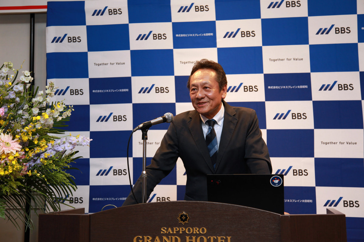 代表取締役社長 小宮 一浩