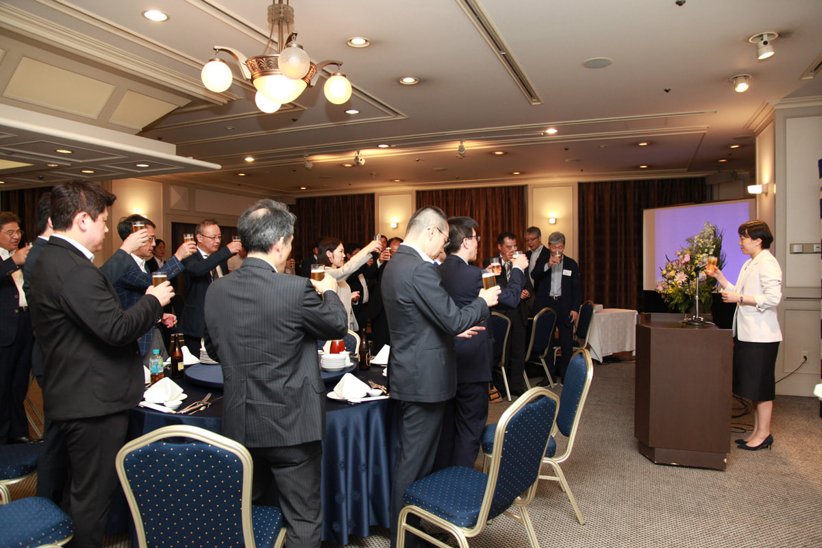 執行役員 BPO統括本部 アウトソーシングサービス事業部 事業部長 山本 若葉